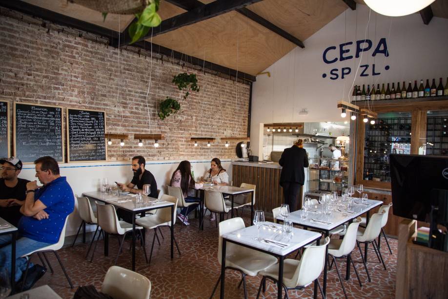 O interior do restaurante no Tatuapé O interior do restaurante no Tatuapé