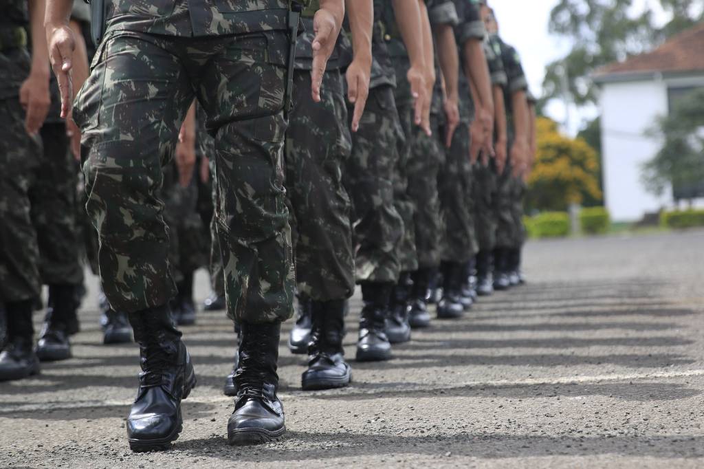 No Rio, vítima de trote violento no Exército perde testículo