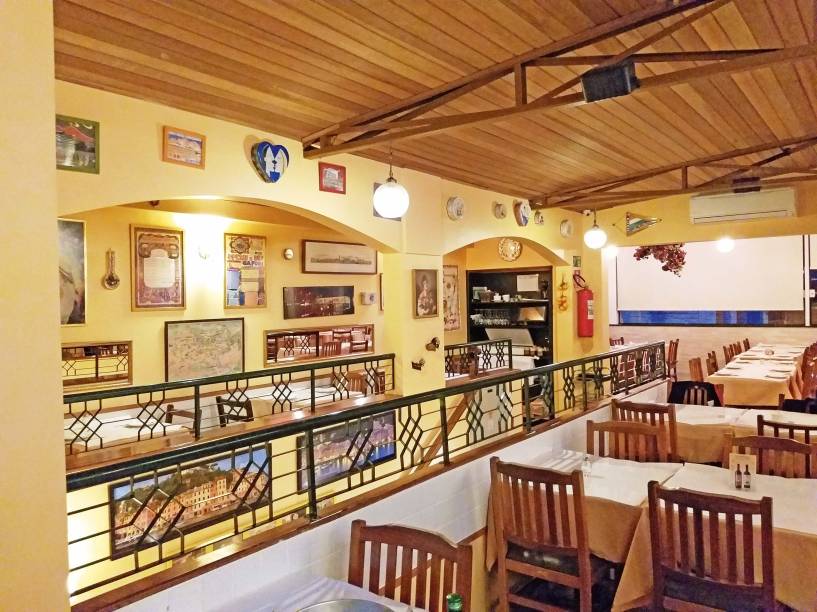 Salão com decoração italiana Salão com decoração italiana