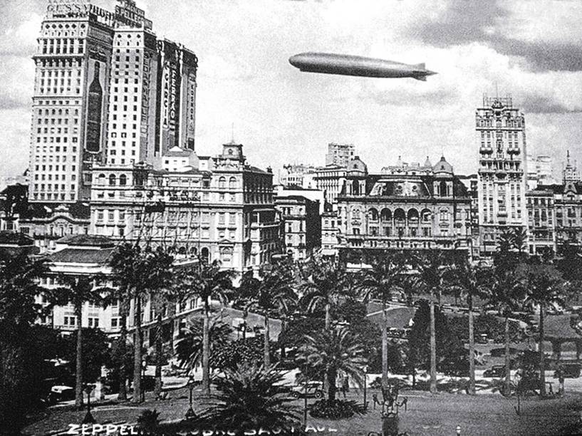 Zepelin Graf contornou o edifício: marco Zepelin Graf contornou o edifício: marco