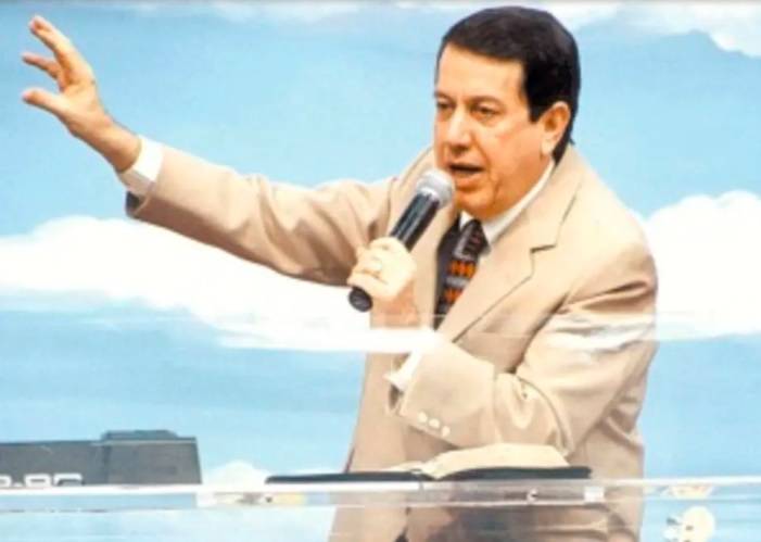 Governo concede passaporte diplomático ao pastor RR Soares