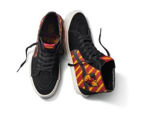FA19_Classics_HarryPotter_VN0A4BV6XK8_SK8HI_GRYFFINDOR_Multi_ R9,99 FA19_Classics_HarryPotter_VN0A4BV6XK8_SK8HI_GRYFFINDOR_Multi_ R9,99