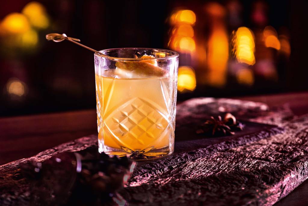 Mundi Bar – Drinque american apple pie Mundi Bar – Drinque american apple pie