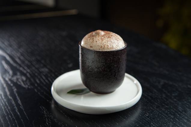 <span>Capuccino de sobremesa: feito com creme de missô com noz- pecã caramelada e sorvete de baunilha</span> <span>Capuccino de sobremesa: feito com creme de missô com noz- pecã caramelada e sorvete de baunilha</span>