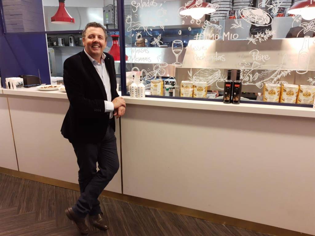 Juscelino Pereira, do Piselli, abre restaurante em praça de alimentação