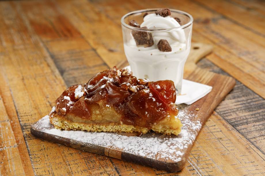 Torta de maçã: acompanha sorvete soft de leite Torta de maçã: acompanha sorvete soft de leite