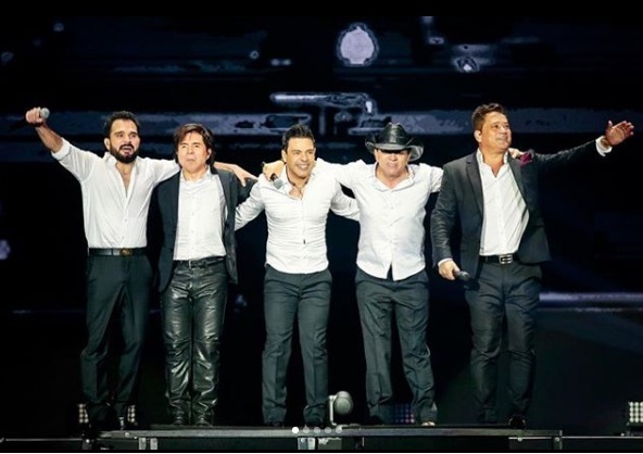 Villa Mix promove live sertaneja com “Amigos”