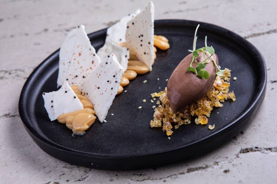 Suspiro limeño: versão desconstruída com doce de leite Suspiro limeño: versão desconstruída com doce de leite