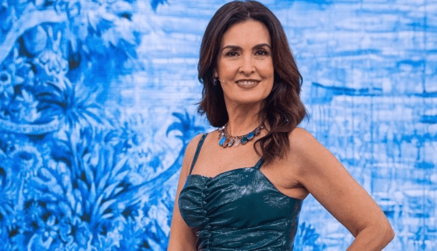 Fátima Bernardes faz ‘pose de maloqueira’ e agita web