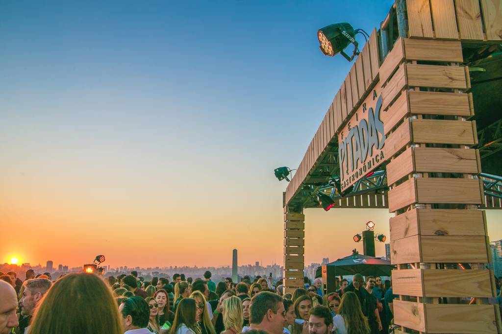 Vista sedia a feira gastronômica Pitadas neste domingo (22)