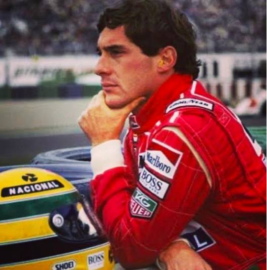 Ayrton Senna é reconhecido oficialmente como Herói da Pátria