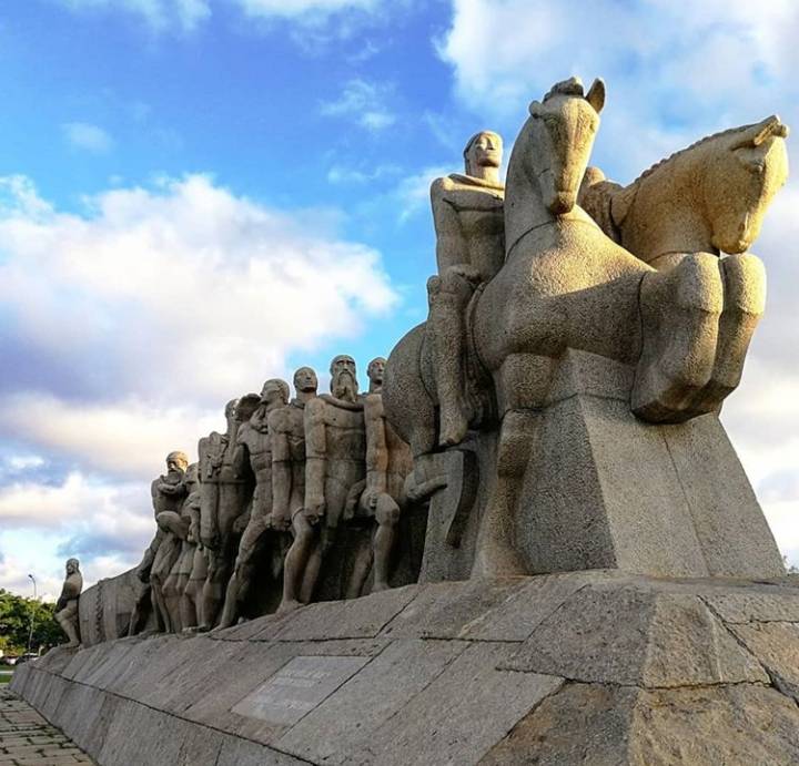 São Paulo terá balé de drones em cima do Monumento Às Bandeiras