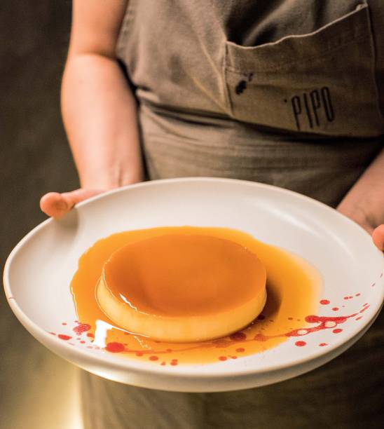 Para sobremesa: pudim de leite sem furinhos Para sobremesa: pudim de leite sem furinhos