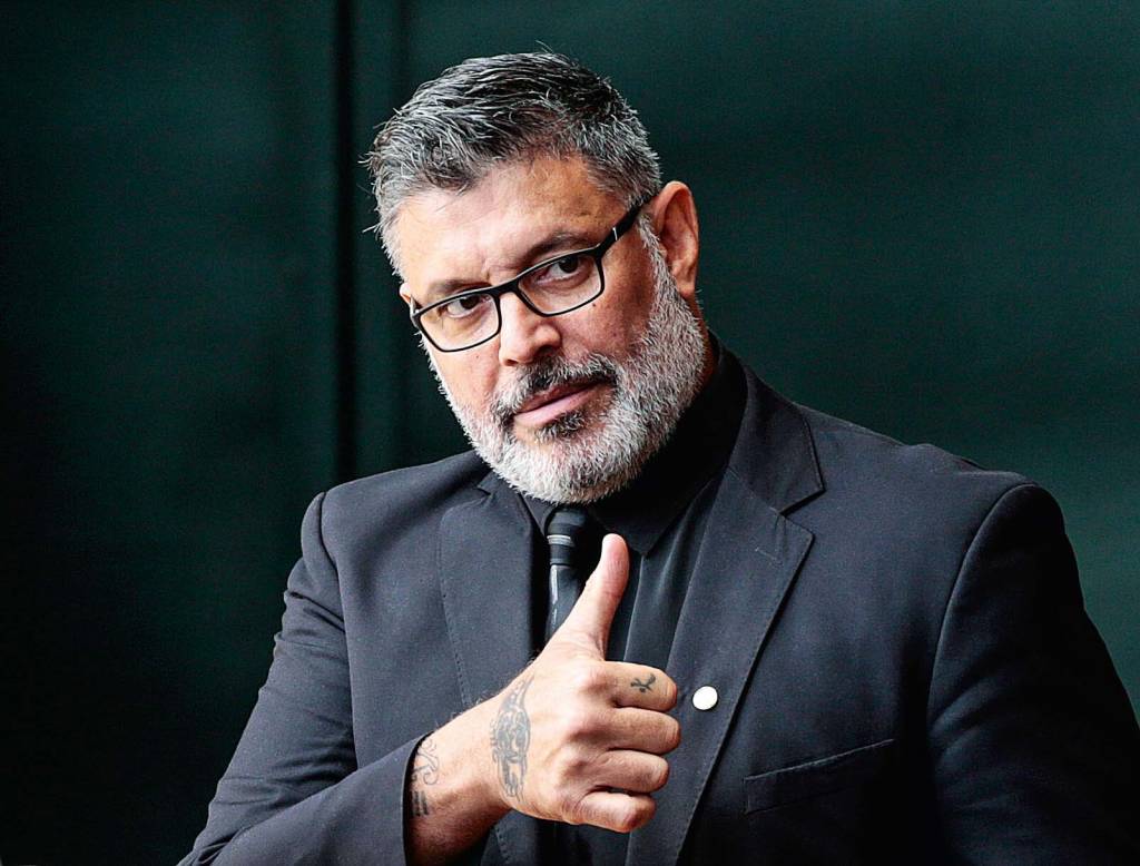 Justiça decreta falência de Alexandre Frota por dívidas de R$ 1,4 milhão