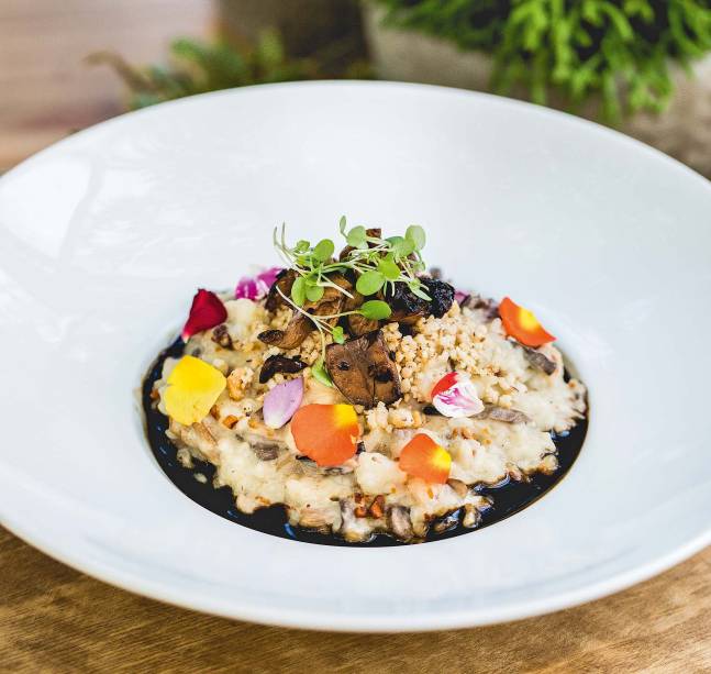 Risoto de cogumelos com couve-flor: leva pasta de castanha-de-caju Risoto de cogumelos com couve-flor: leva pasta de castanha-de-caju