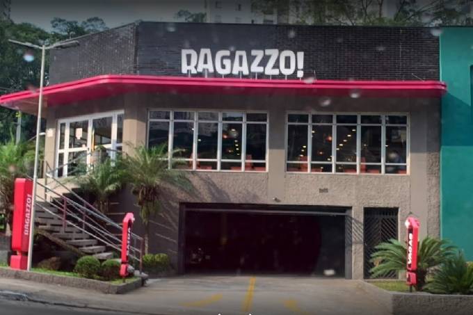 Ragazzo é condenado a indenizar cliente por mandíbula quebrada