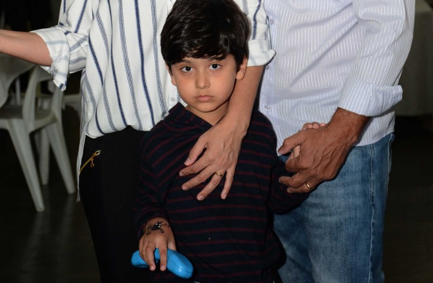 Mulher diz que escola cristã recusou matricular seu filho por ser autista