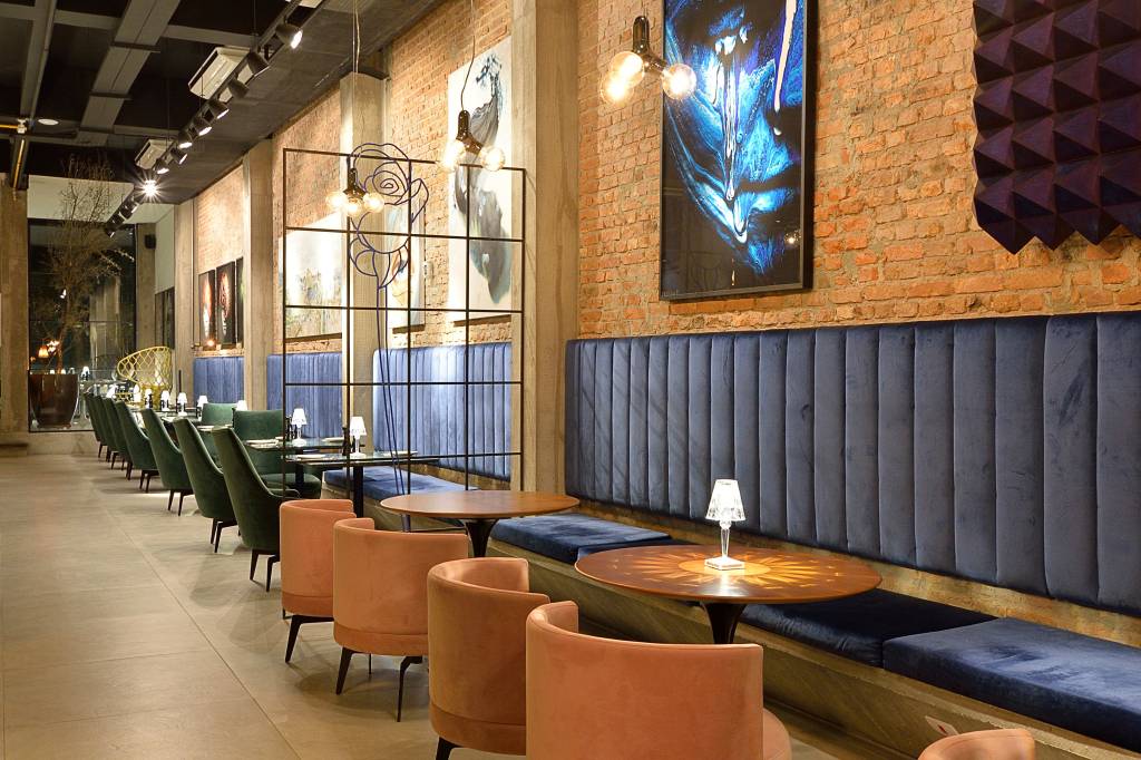 Frê serve pizzas individuais em clima de bar; leia a crítica