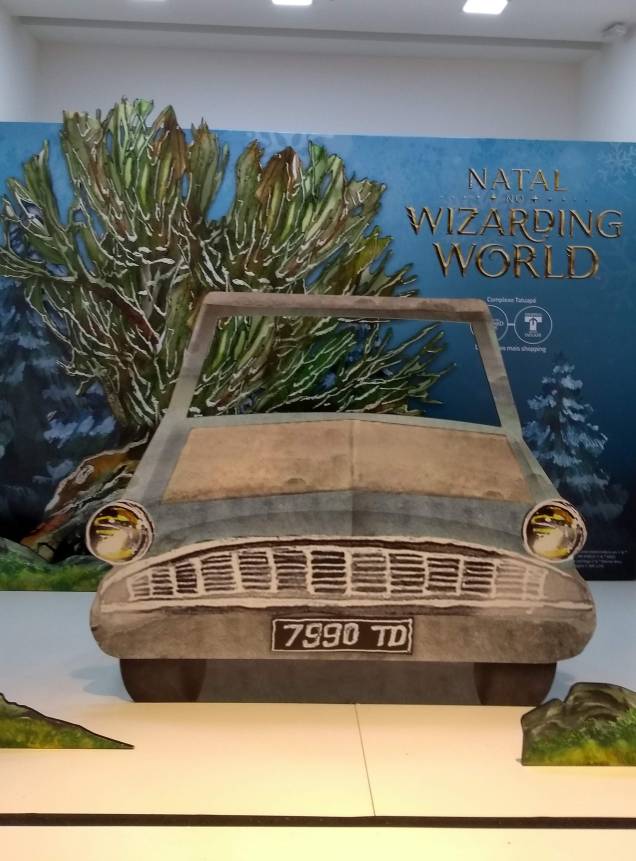 O carro usado por Rony e Harry em Harry Potter: A Câmara Secreta, no Shopping Metrô Boulevard Tatuapé O carro usado por Rony e Harry em Harry Potter: A Câmara Secreta, no Shopping Metrô Boulevard Tatuapé