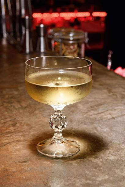 Lemonade: leva vodca perfumada com folha de limão kaffir Lemonade: leva vodca perfumada com folha de limão kaffir