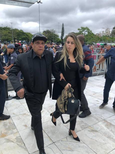 Liminha e sua esposa. Fernanda Fiuza: emo&ccedil;&atilde;o ao relembrar parceria