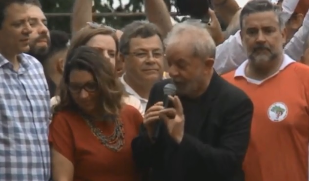 Lula diz que Bolsonaro deve governar para o povo, não para milicianos