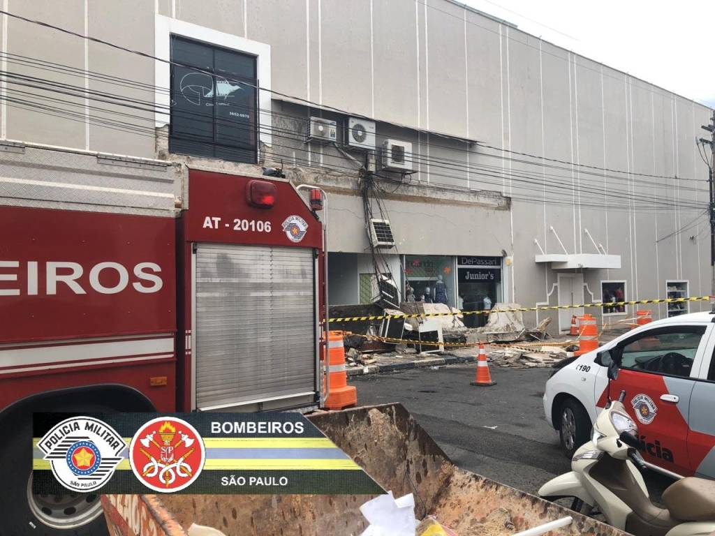 Marquise de shopping desaba e mata jovem de 18 anos