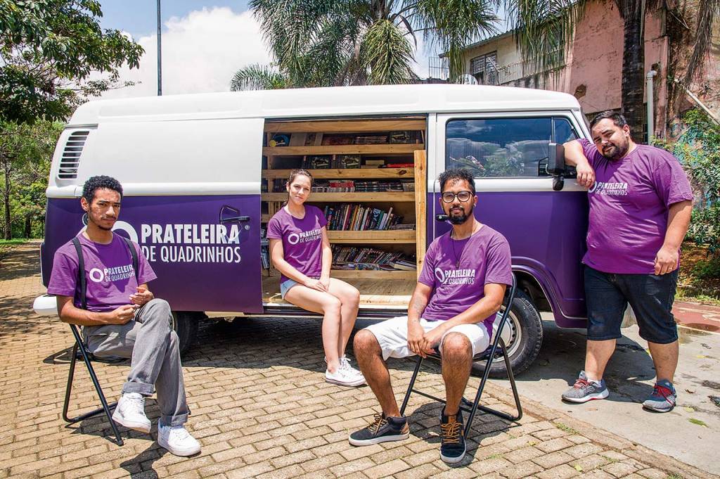 Prateleira de Quadrinhos Prateleira de Quadrinhos