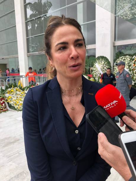Luciana Gimenez: presença no enterro do amigo