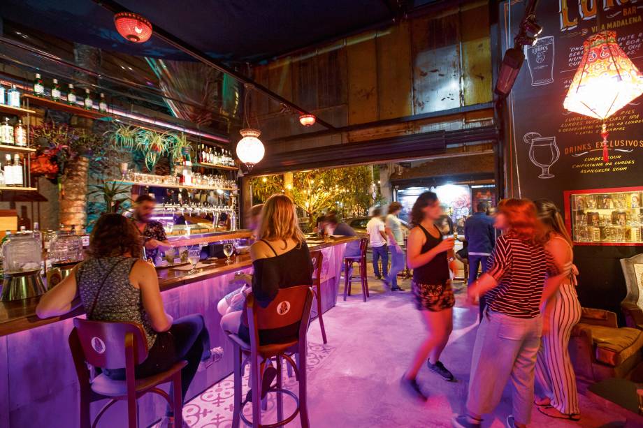 O salão: localização em uma esquina O salão: localização em uma esquina