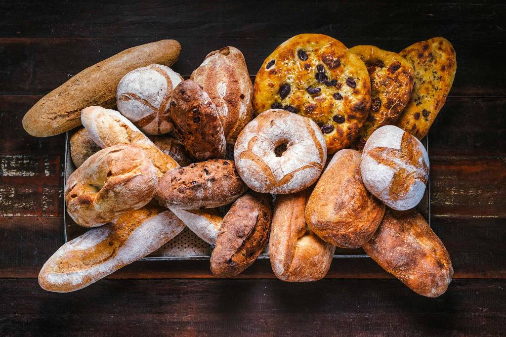Quatro restaurantes que vendem pães artesanais para levar