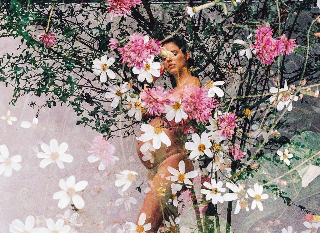 Ex-angel da Victoria’s Secret tira fotos para mostrar “corpos normais”