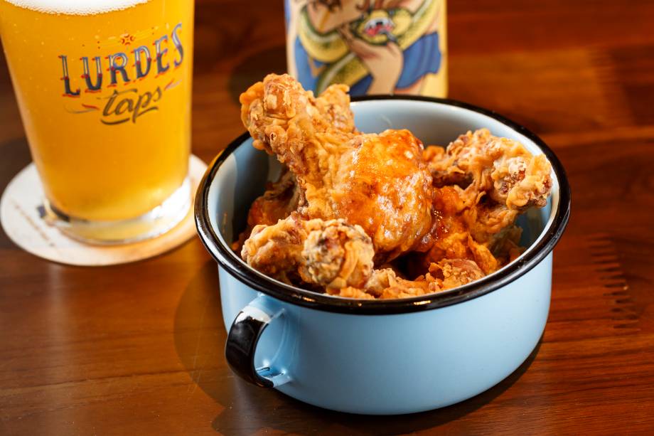 Tulipa de frango: petisco para acompanhar a bebida Tulipa de frango: petisco para acompanhar a bebida