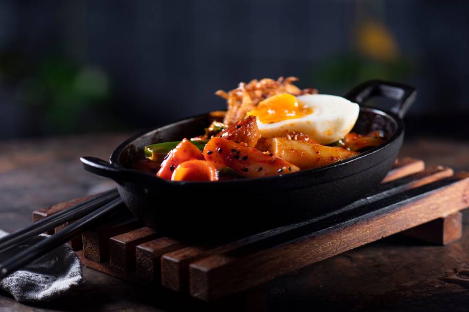 Tteokbokki: massa de arroz com molho picante