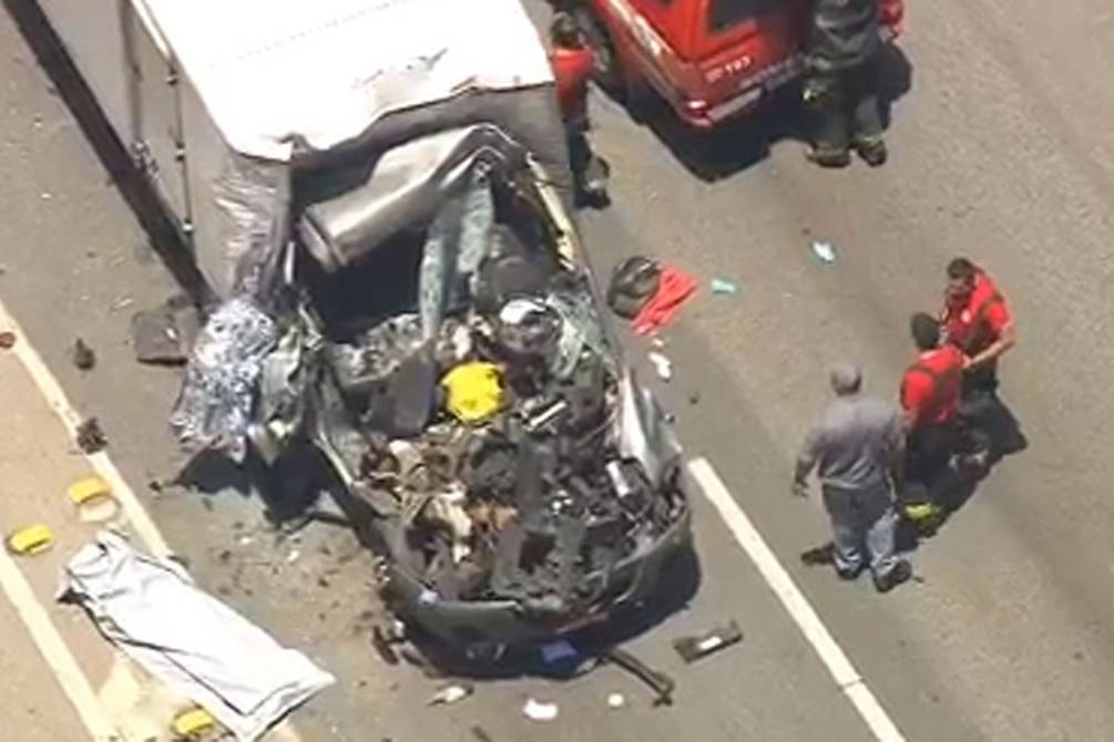 Acidente entre caminhões termina em duas mortes na Marginal Tietê