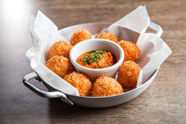 <span>Porção de arancini: recheio de queijos</span> <span>Porção de arancini: recheio de queijos</span>