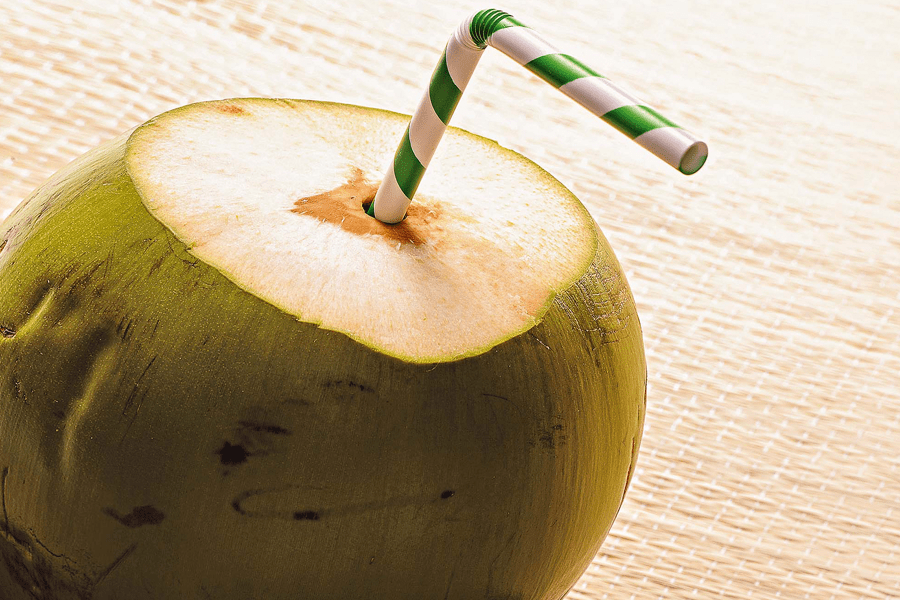 Quatro lugares para tomar água de coco