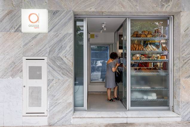 Vitrine para calçada: pedidas rápidas Vitrine para calçada: pedidas rápidas