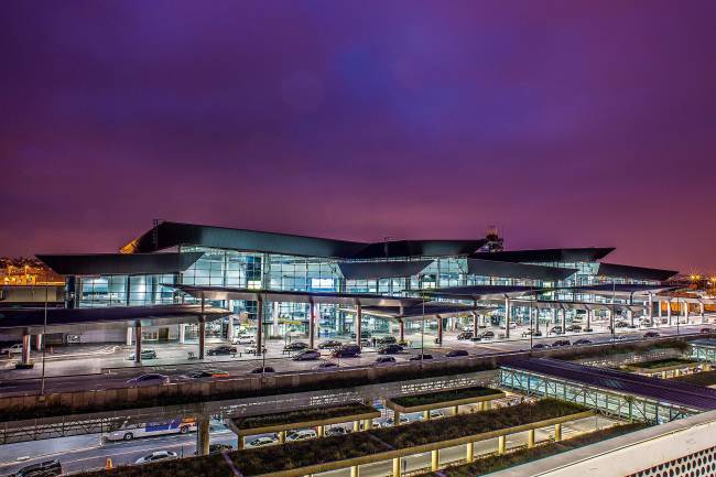 aeroporto guarulhos terminal 3 Fachada do Terminal 3, em Guarulhos: entrada de estrangeiros no país está proibida
