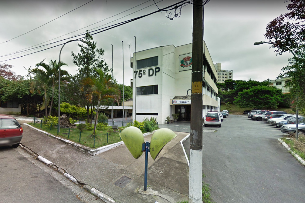 Preso consegue fugir pela porta da frente de delegacia na Zona Oeste