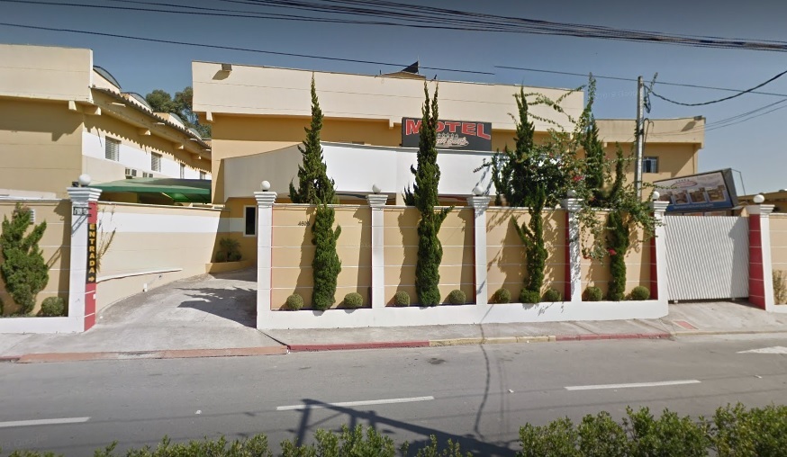 Elevador despenca em motel e deixa três pessoas feridas