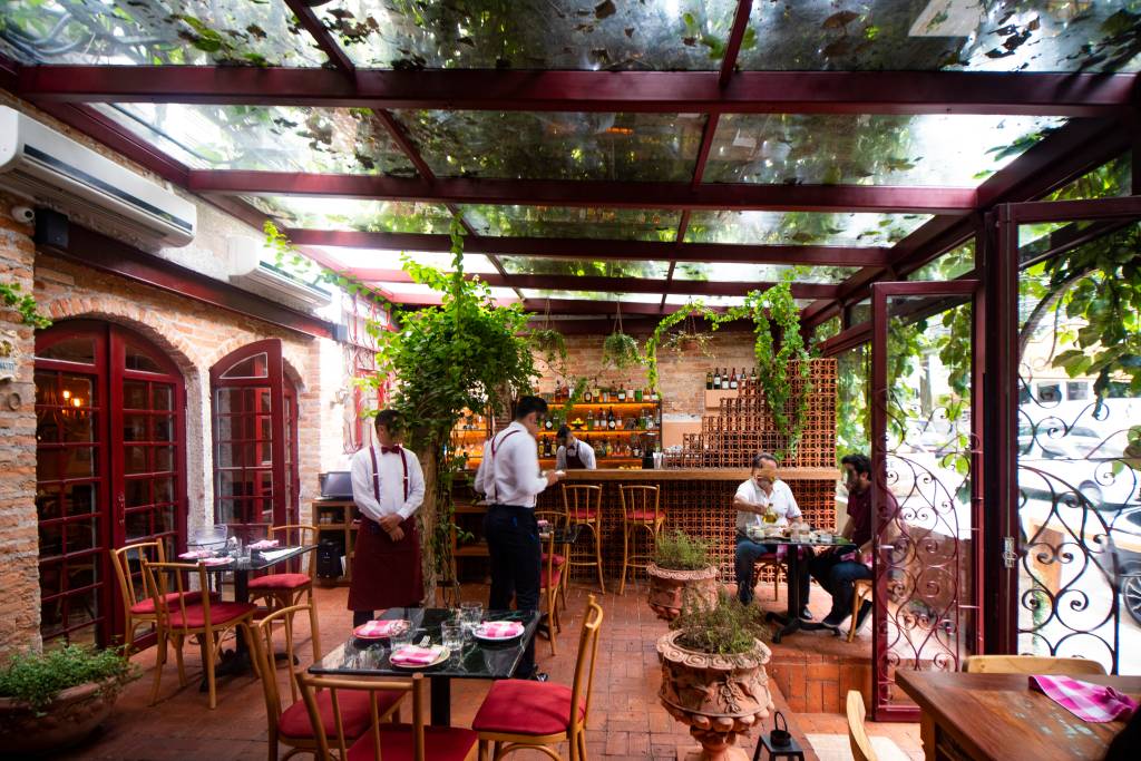 Rodolfo De Santis chega aos Jardins com Osteria Nonna Rosa; leia a crítica
