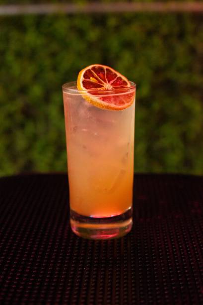 Ginger beer?: vodca com infusão de limão-siciliano e suco da fruta, xarope de gengibre e club soda