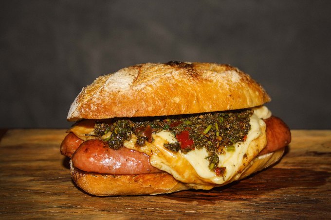 Chimi Choripanes Provoleta.JPG