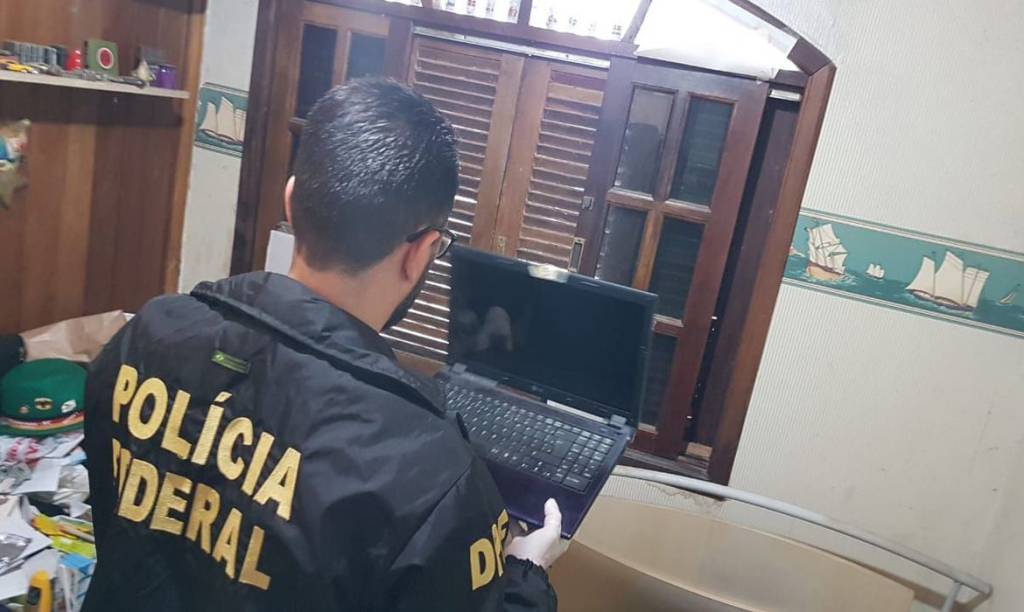 PF faz ação contra mães acusadas de produzir material de pedofilia