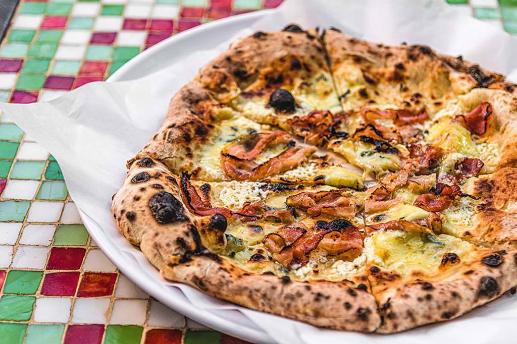 Quatro bares que entregam boas pizzas diferentonas