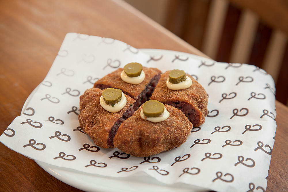 Bar do Jiquitaia entrega em casa um bom bolinho de carne