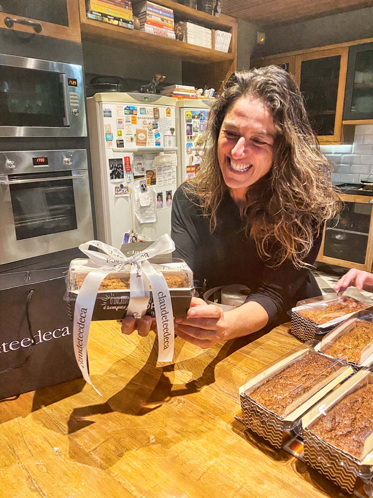 Butique na Vila Nova Conceição assa bolos para as consumidoras