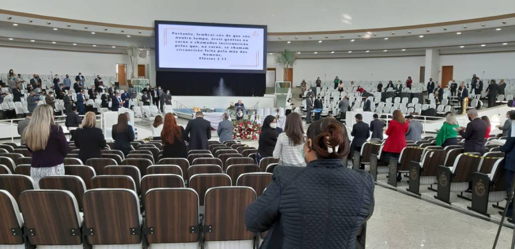 Culto evangélico reúne centenas de fieis no centro de São Paulo