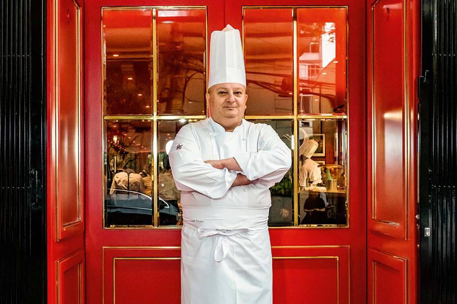 O chef: retrato no restaurante quando ainda estava aberto O chef: retrato no restaurante quando ainda estava aberto